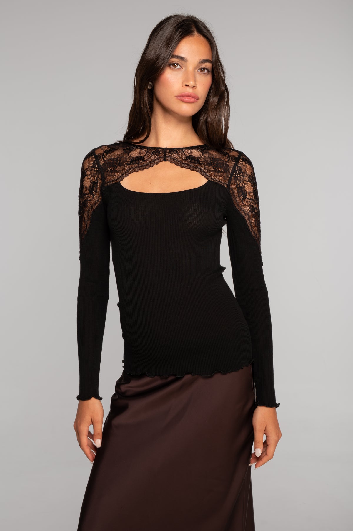 Wool and silk long sleeves roundneck shirt with Leavers lace insert 7803