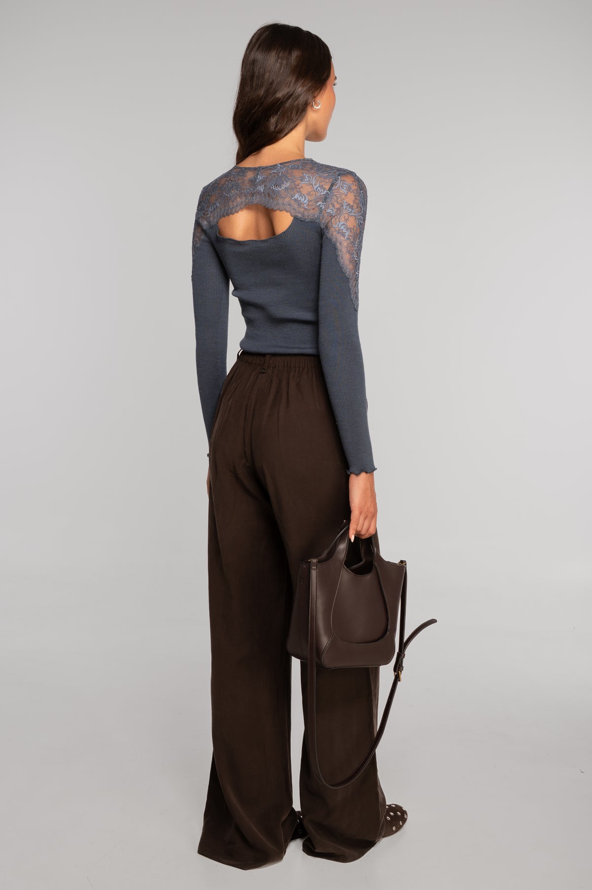 Wool and silk long sleeves roundneck shirt with Leavers lace insert 7803