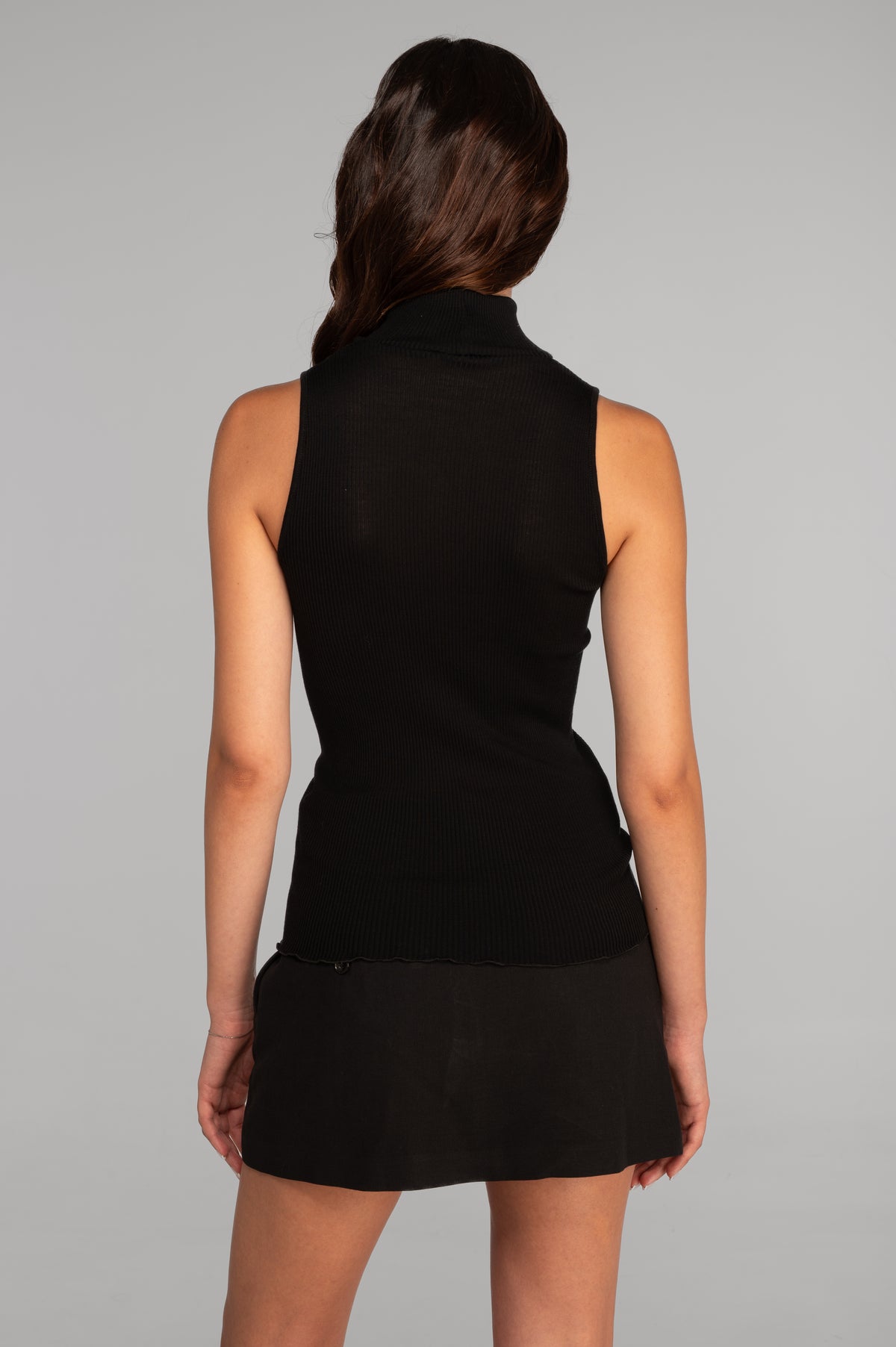 Wool and silk sleeveless mock neck top with Chantilly lace 7815