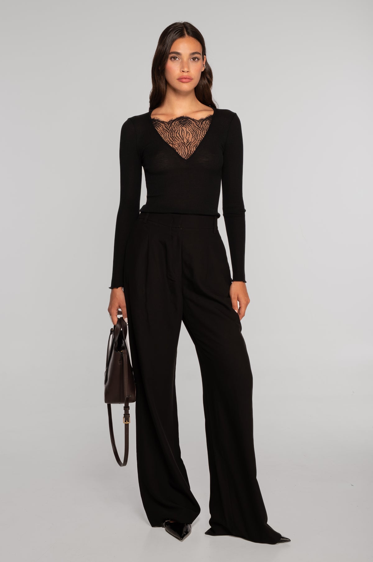 Wool and silk long sleeves V neck shirt with Chantilly lace insert 7817