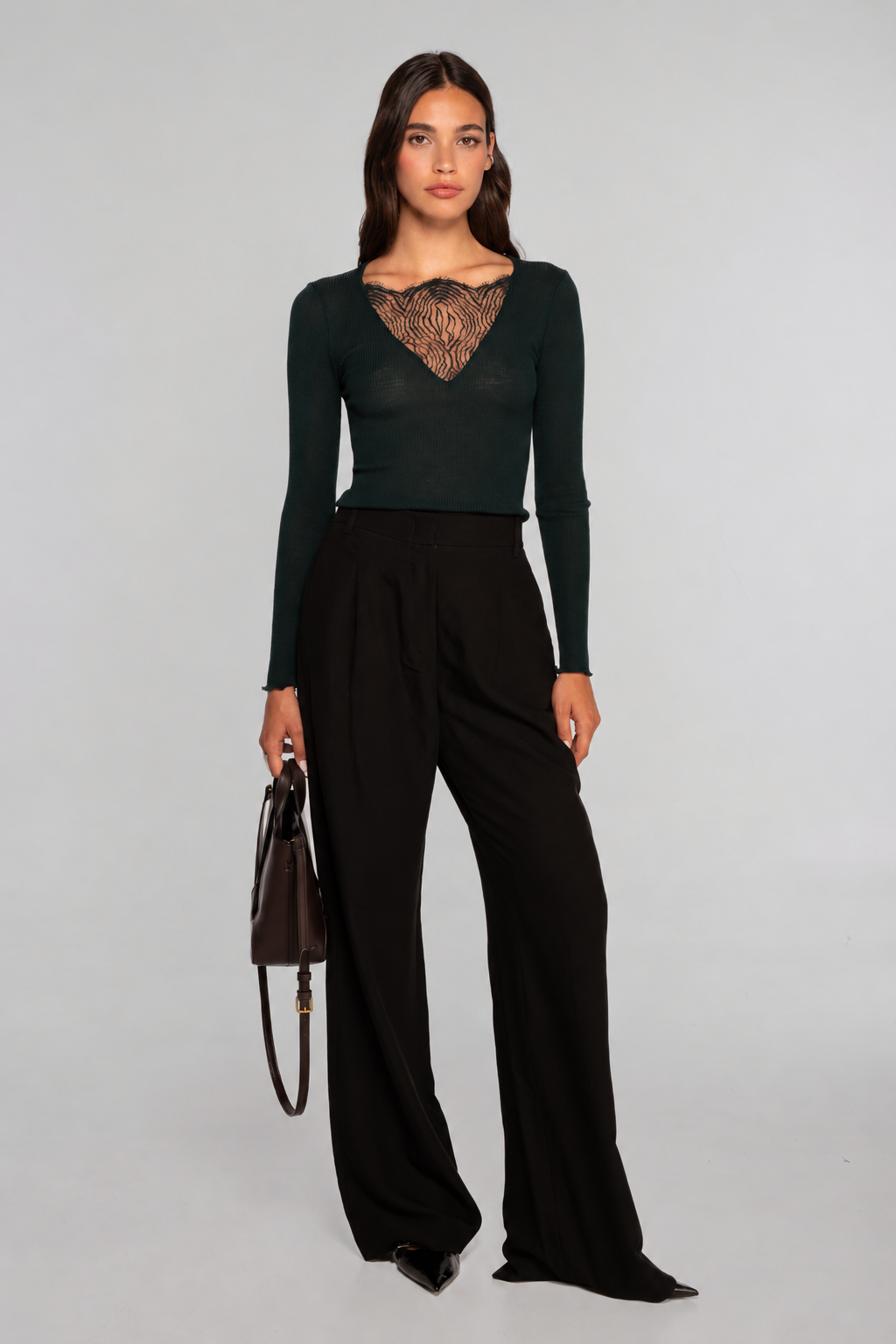 Wool and silk long sleeves V neck shirt with Chantilly lace insert 7817