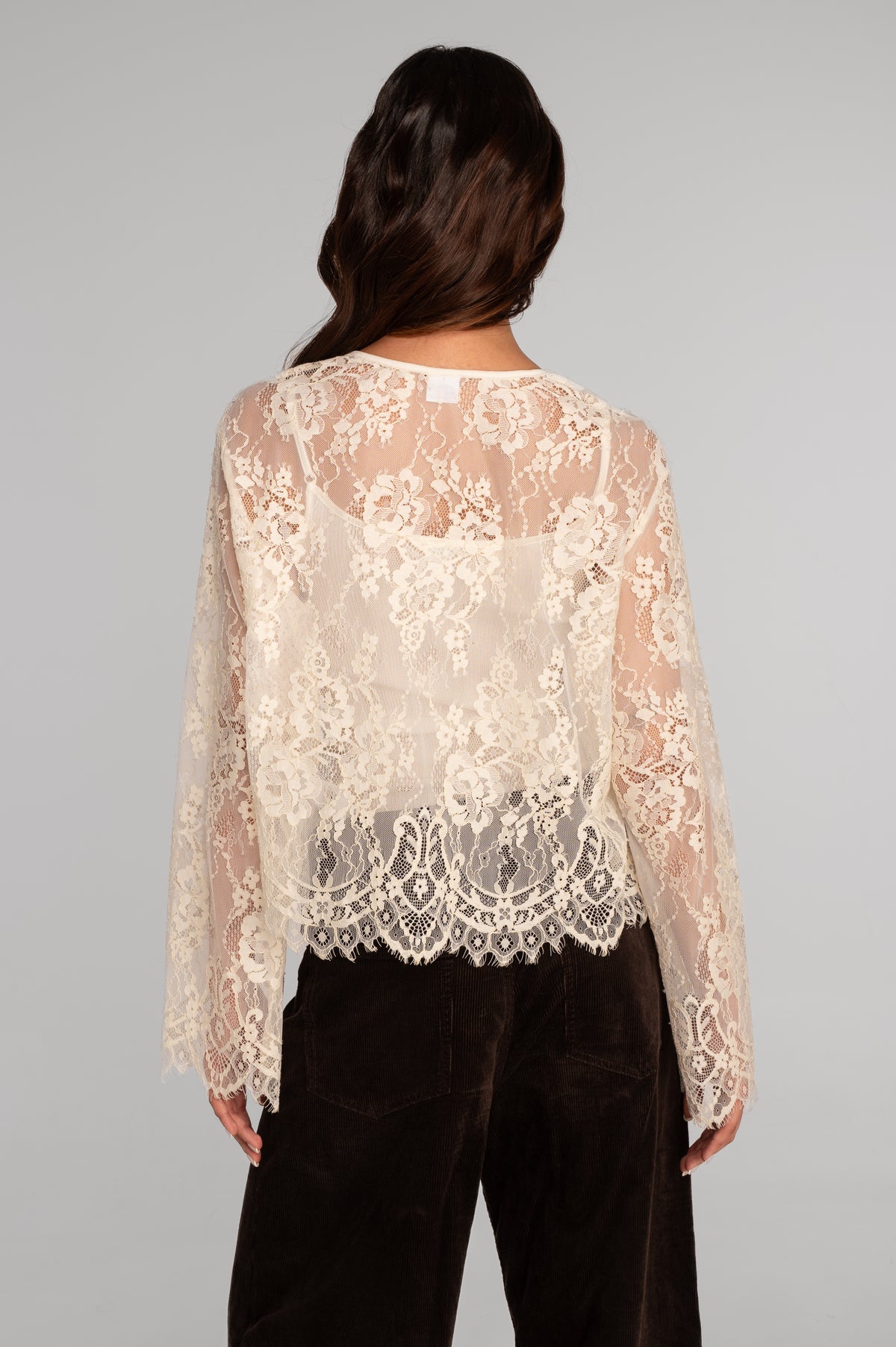 Floral lace roundneck shirt with flared sleeves 7834
