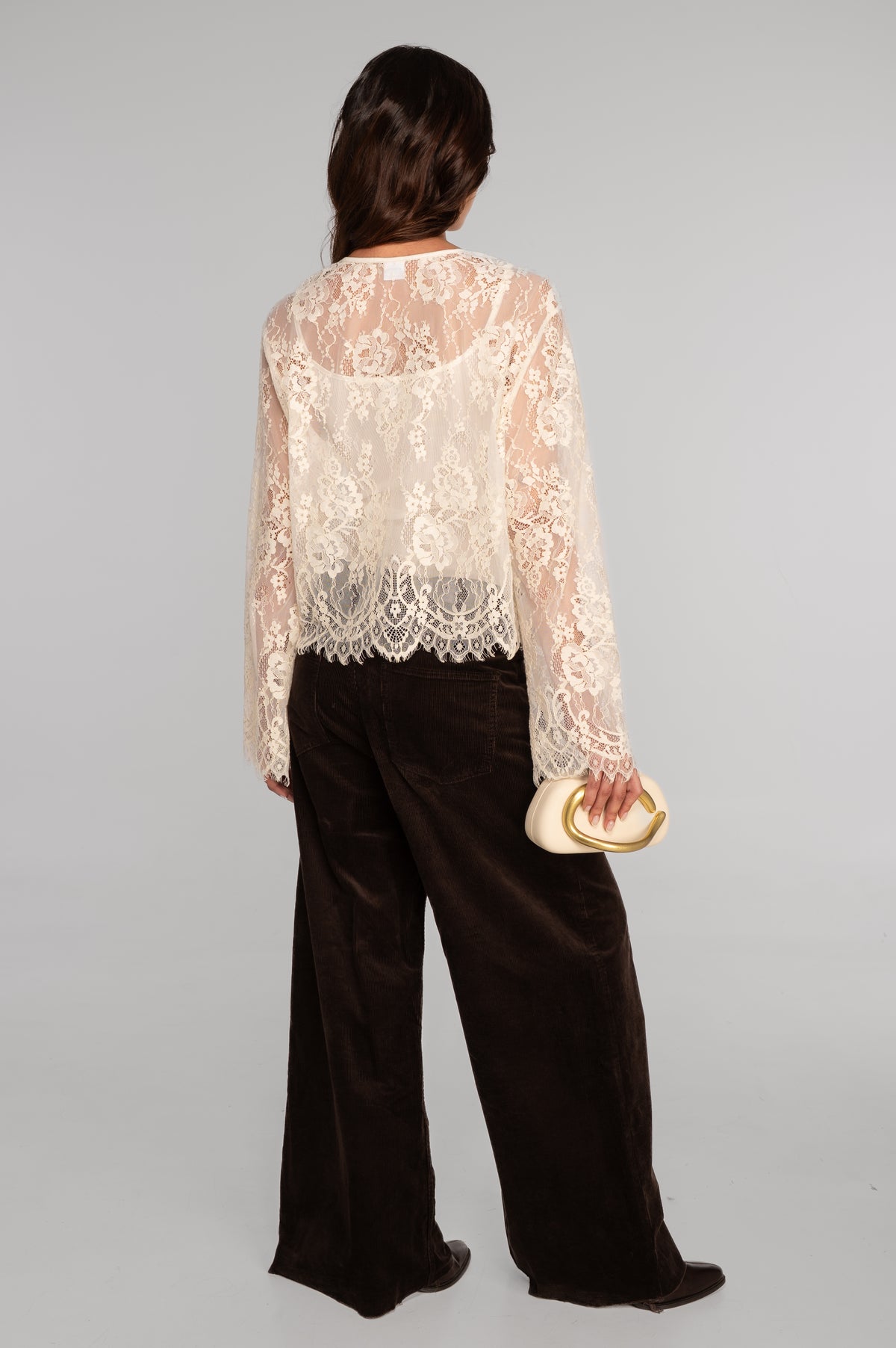 Floral lace roundneck shirt with flared sleeves 7834