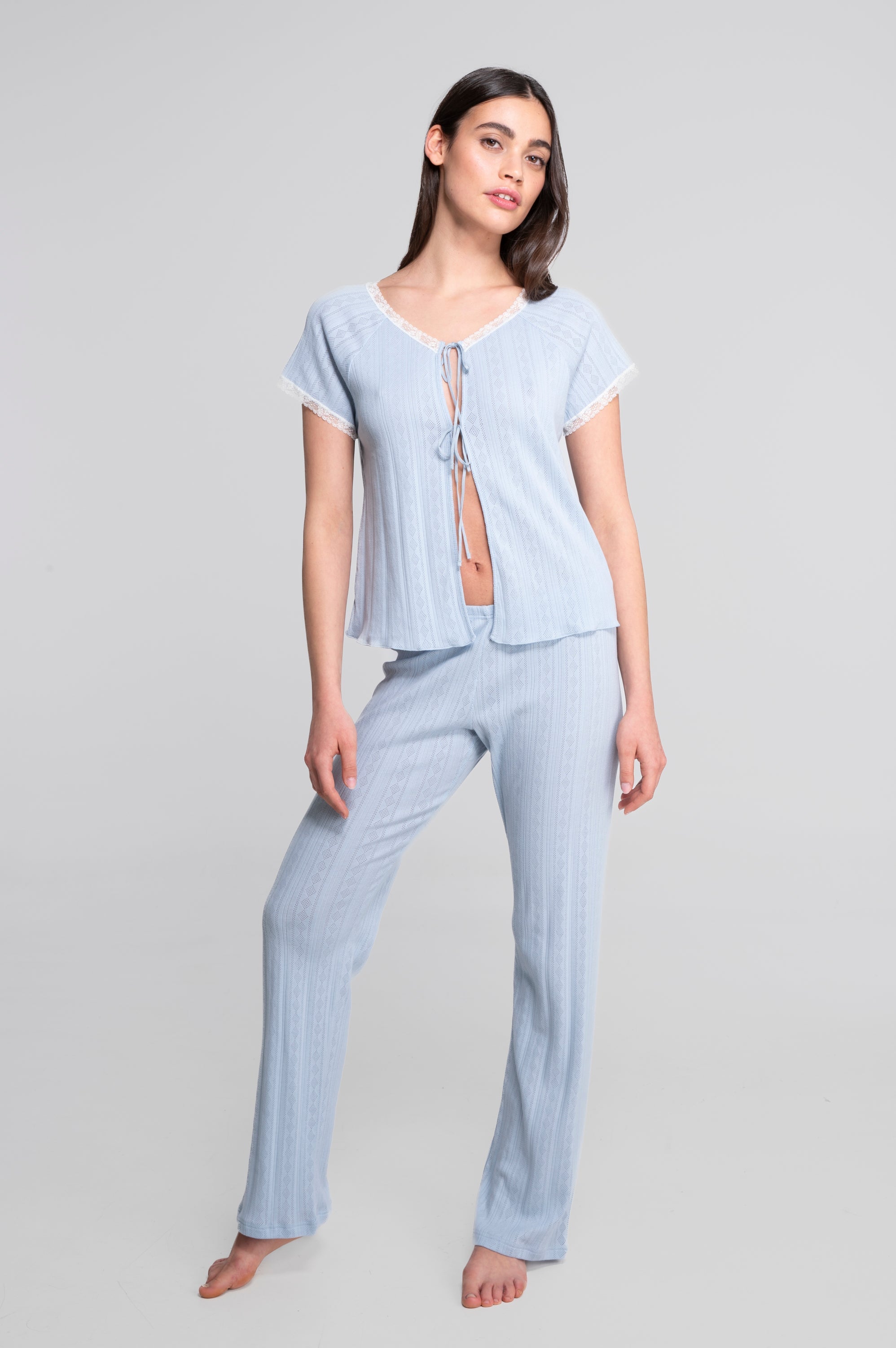 Short-sleeve blouse in ajouré cotton 7548