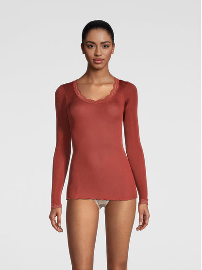 Red Woman Long-sleeved spaghetti shirt